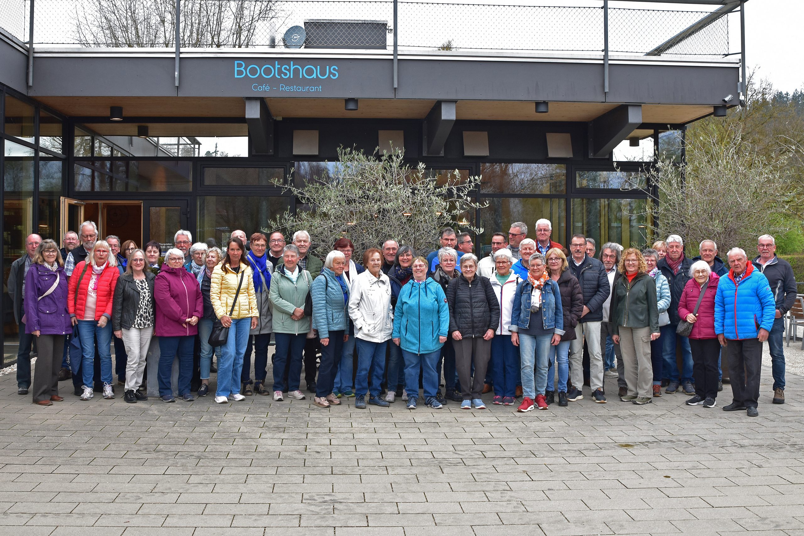 SAV-Senioren besichtigten Schwörer-Haus